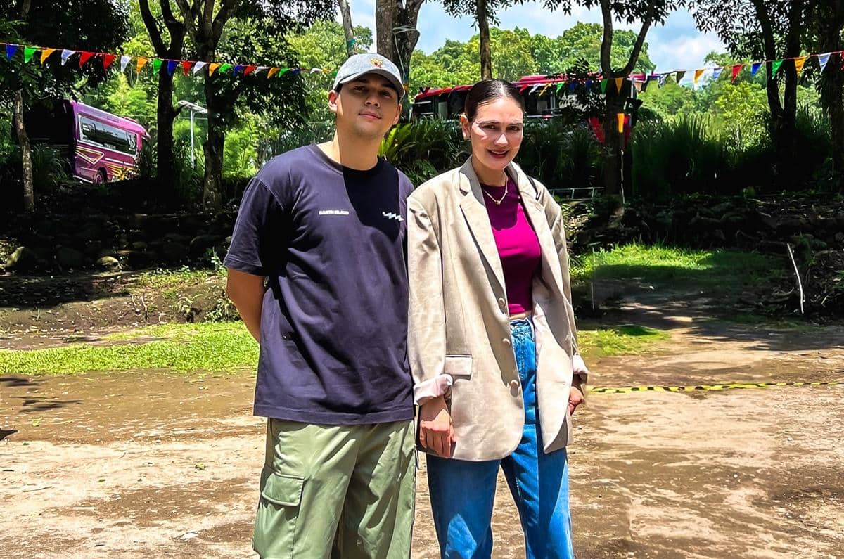 Luna Maya liburan bareng karyawan (instagram.com/lunamaya)