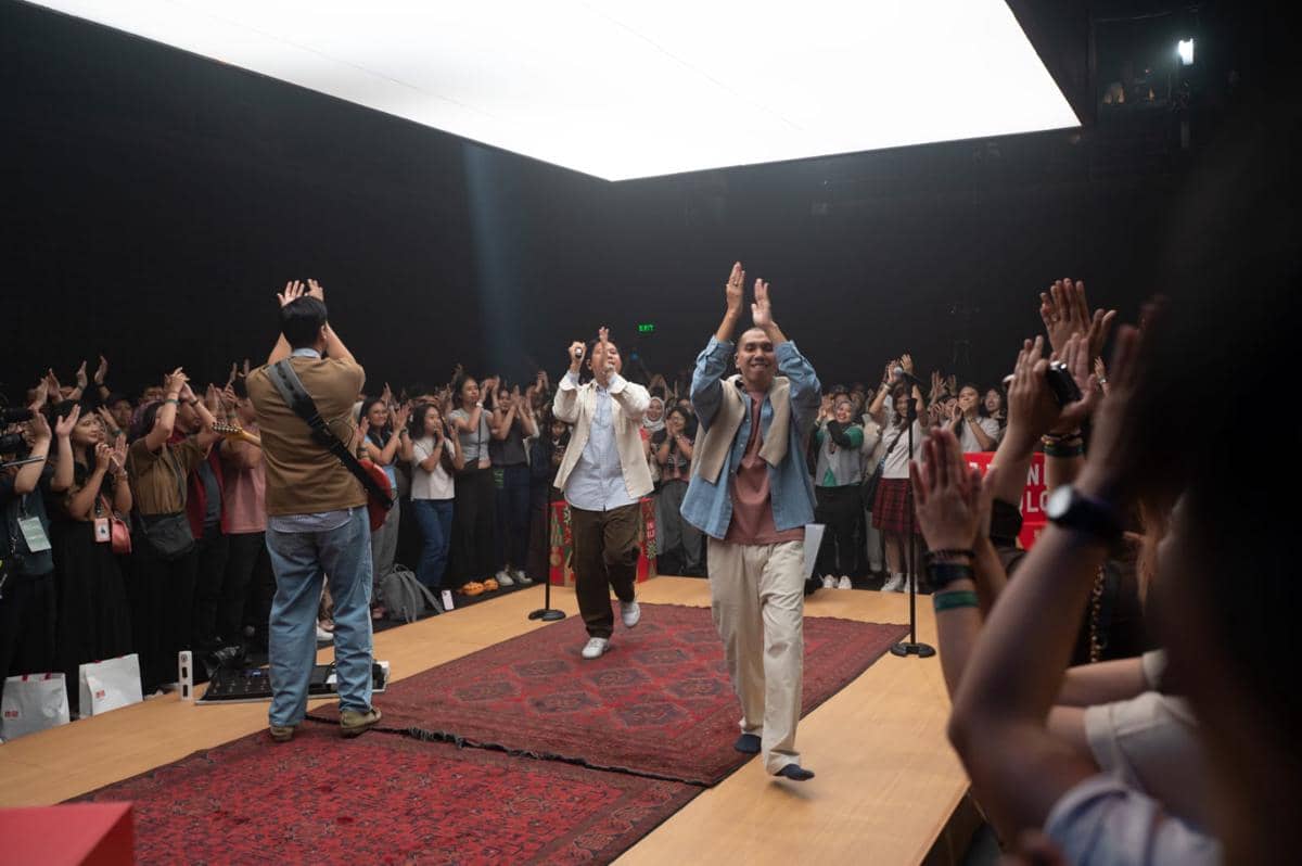 UNIQLO Holiday Jukebox