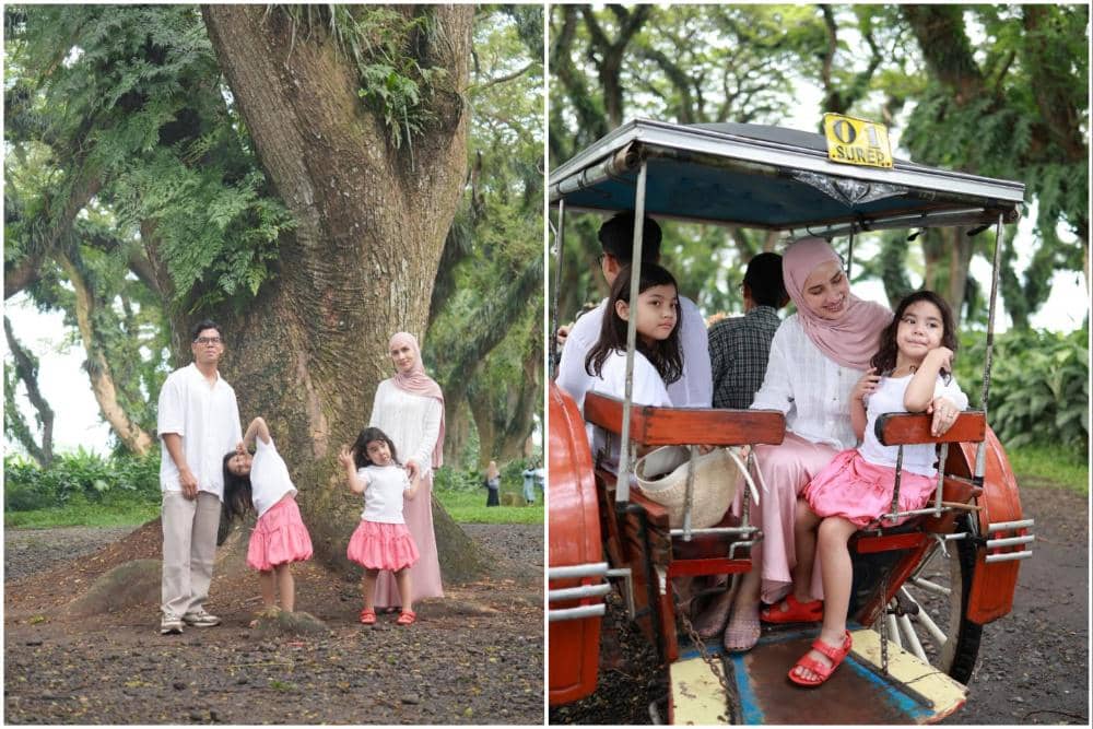 Keluarga Dwi Handayani main di Hutan De Djawatan, Banyuwangi.