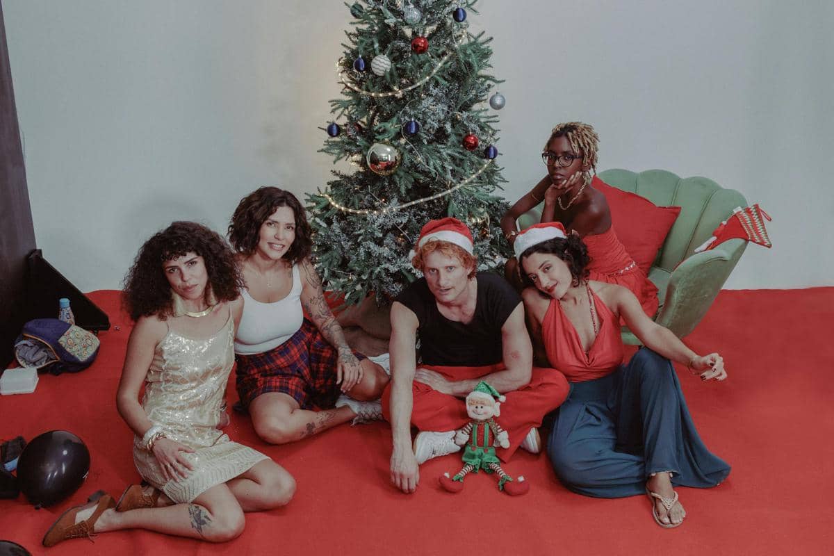 ilustrasi natal di rumah