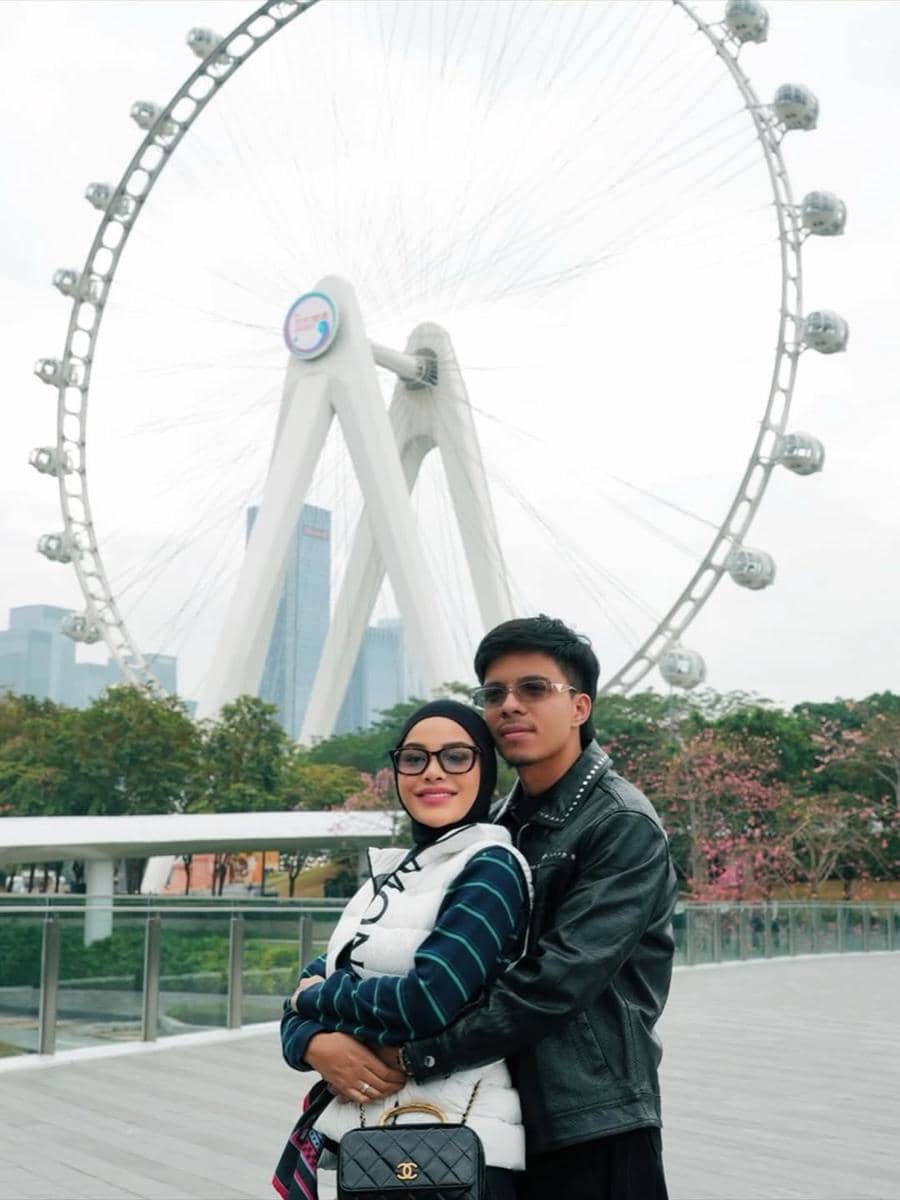 Keluarga Atta Halilintar liburan di Shenzhen, China.