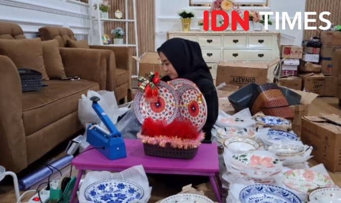 Hampers keramik diburu saat momen natal