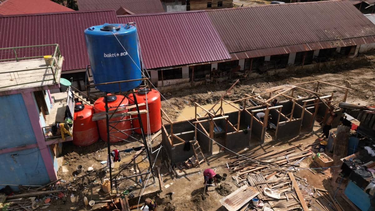 BCa bangun instalasi air bersih untuk warga terdampak banjir di Batang Toru, Tapanuli Selatan (dok.BCA)