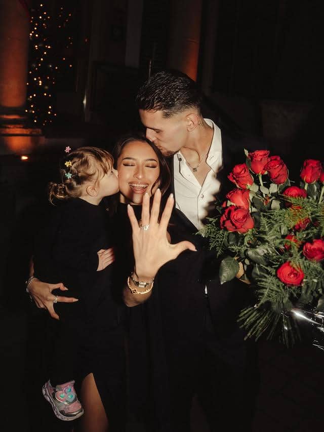 potret Jennifer Coppen dilamar Justin Hubner 