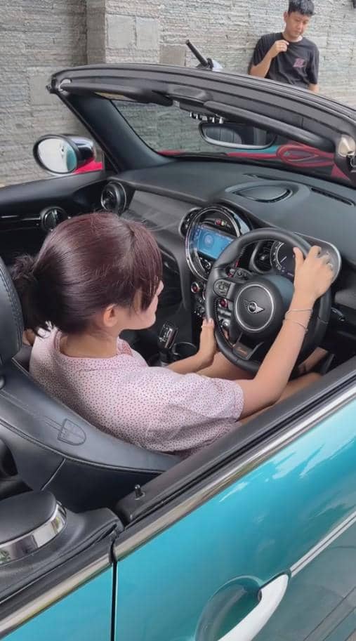 Bella Bonita Dapat Kado Ulang Tahun ke-27 Mobil Mewah (tiktok.com/mamacundamani)