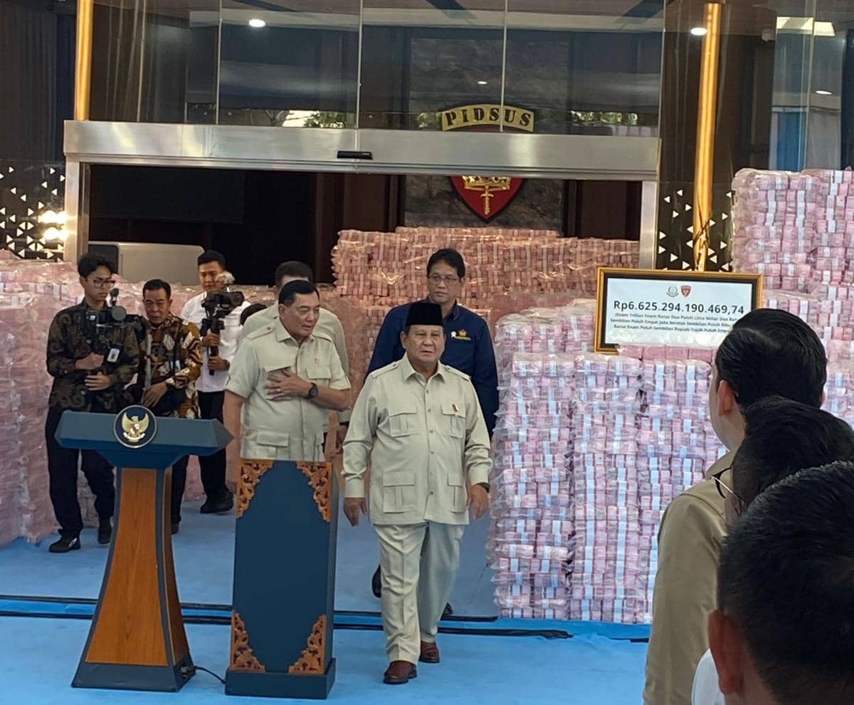Prabowo ke Kejagung saksikan penyerahan uang sitaan negara Rp6,6 T.