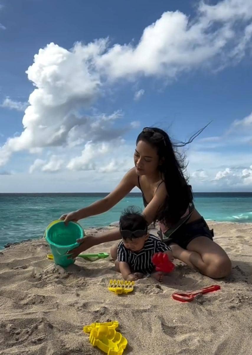 erika carlina dan anaknya