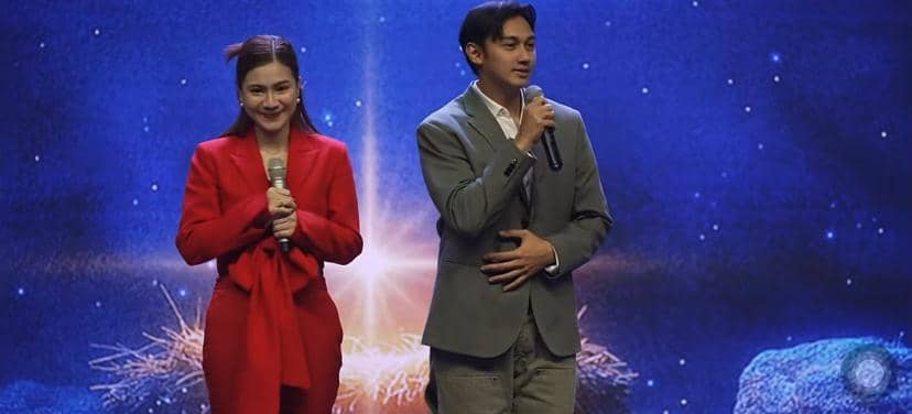 potret artis mengikuti Misa Natal 2025