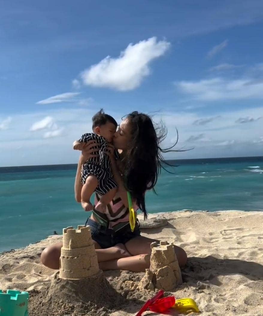 erika carlina dan anaknya