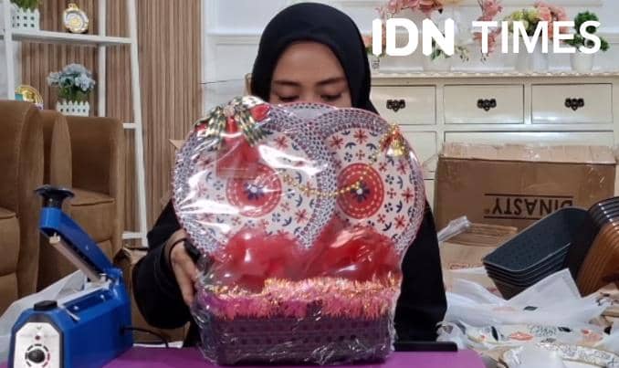 Hampers keramik diburu saat momen natal