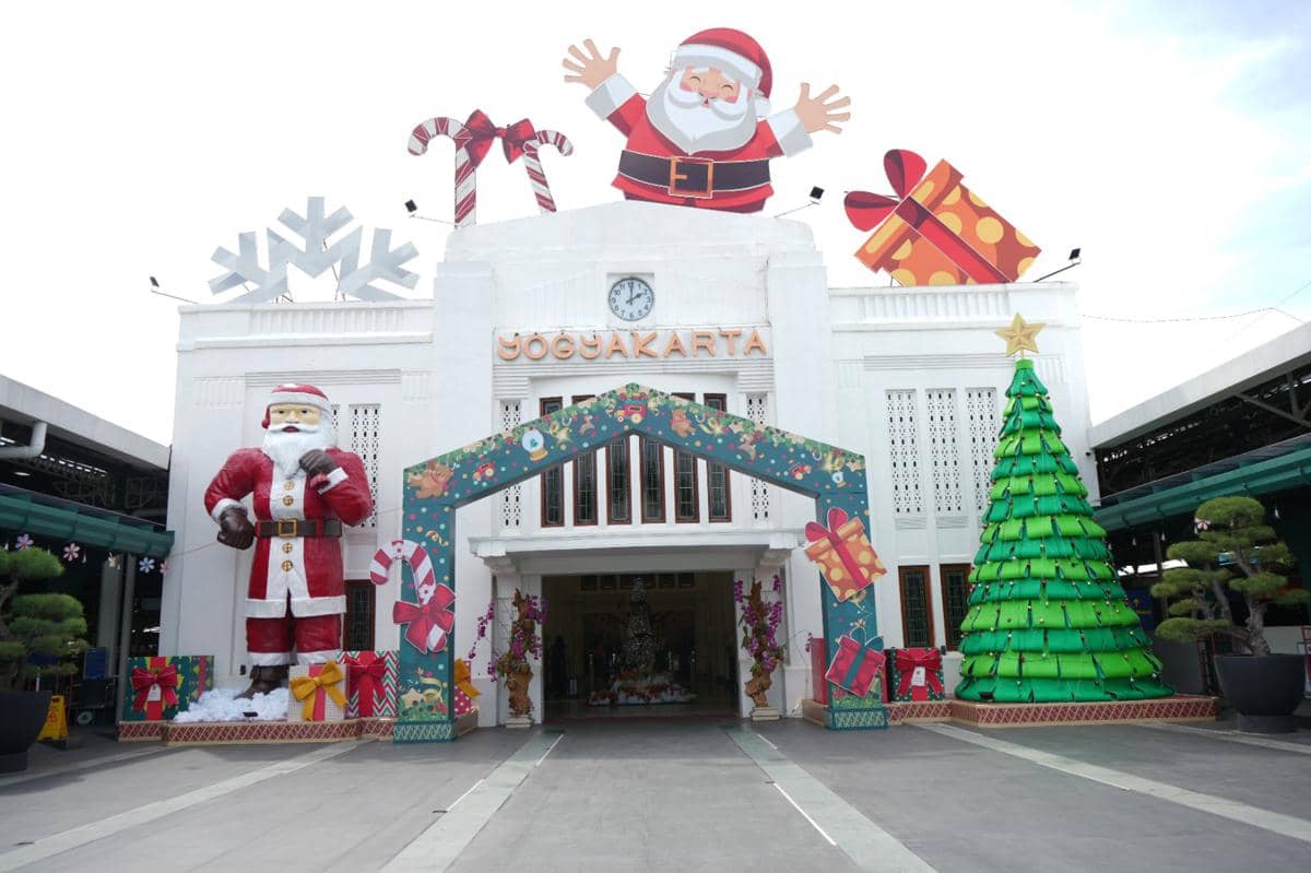 Stasiun Yogyakarta saat Natal 2025. (Dokumentasi PT KAI Daop 6)