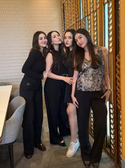 Makan Malam Artis Sambut Natal dan Tahun Baru 2026 (instagram.com/alyssadaguise)