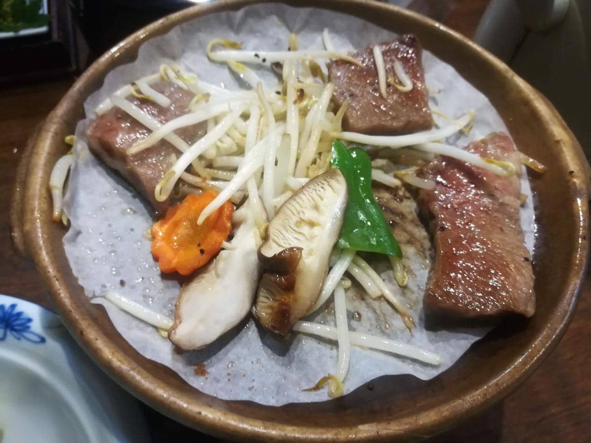 potret hidangan di Shirakawa-go