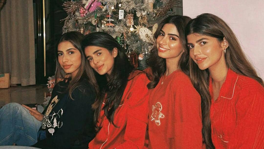 Khushi Kapoor dan sahabat