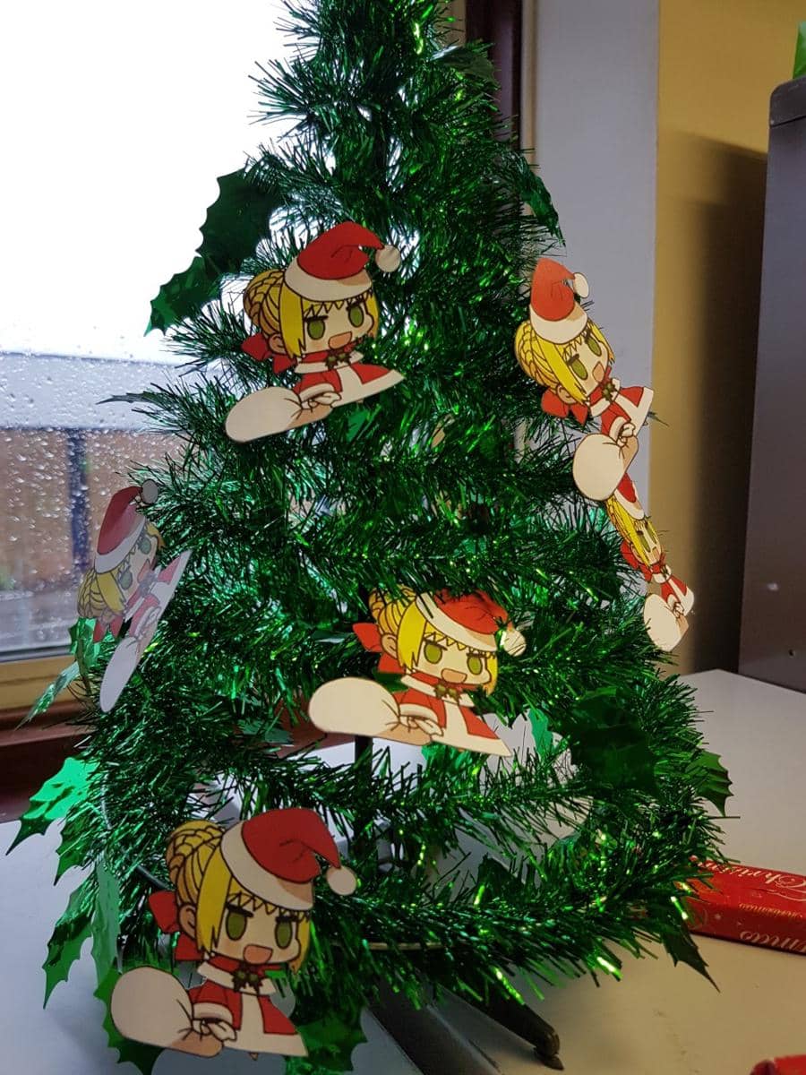 meme anime tentang pohon natal