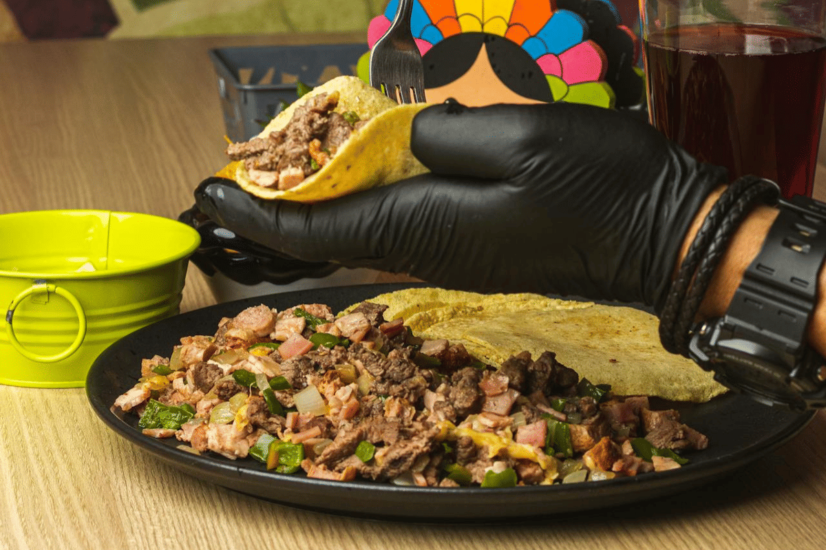 ilustrasi membuat beef taco