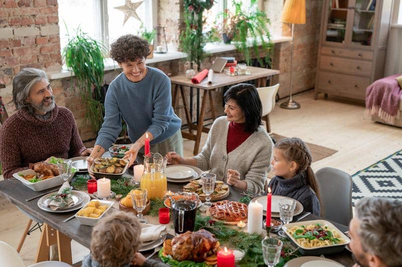 ilustrasi makan bersama