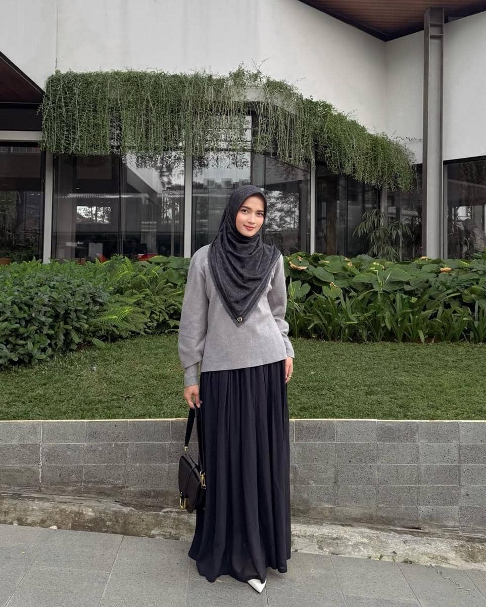 Inspirasi OOTD ala Nilla Alfi