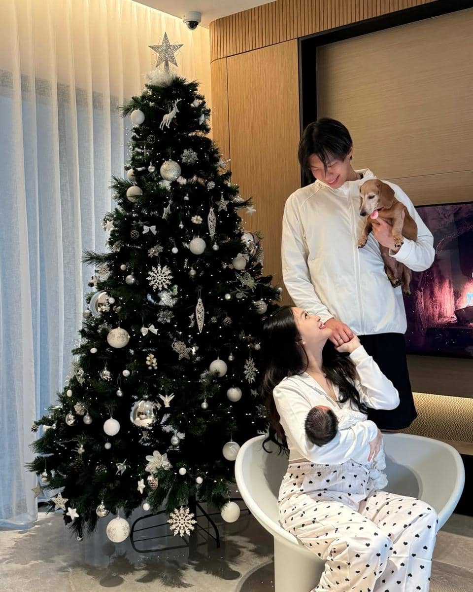 Vior dan Vincent rayakan Natal bareng anak.
