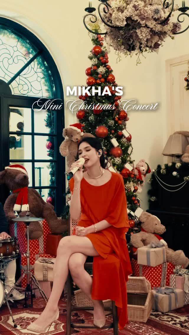 Gaya Artis Rayakan Natal 2025