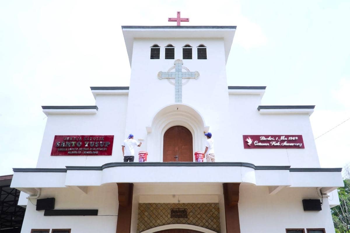 nippon paint, revitalisasi gereja, gereja, produsen cat