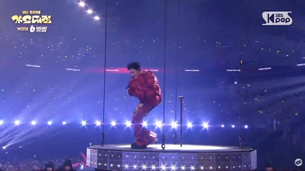 Penampilan Taeyong di SBS Gayo Daejeon 2025