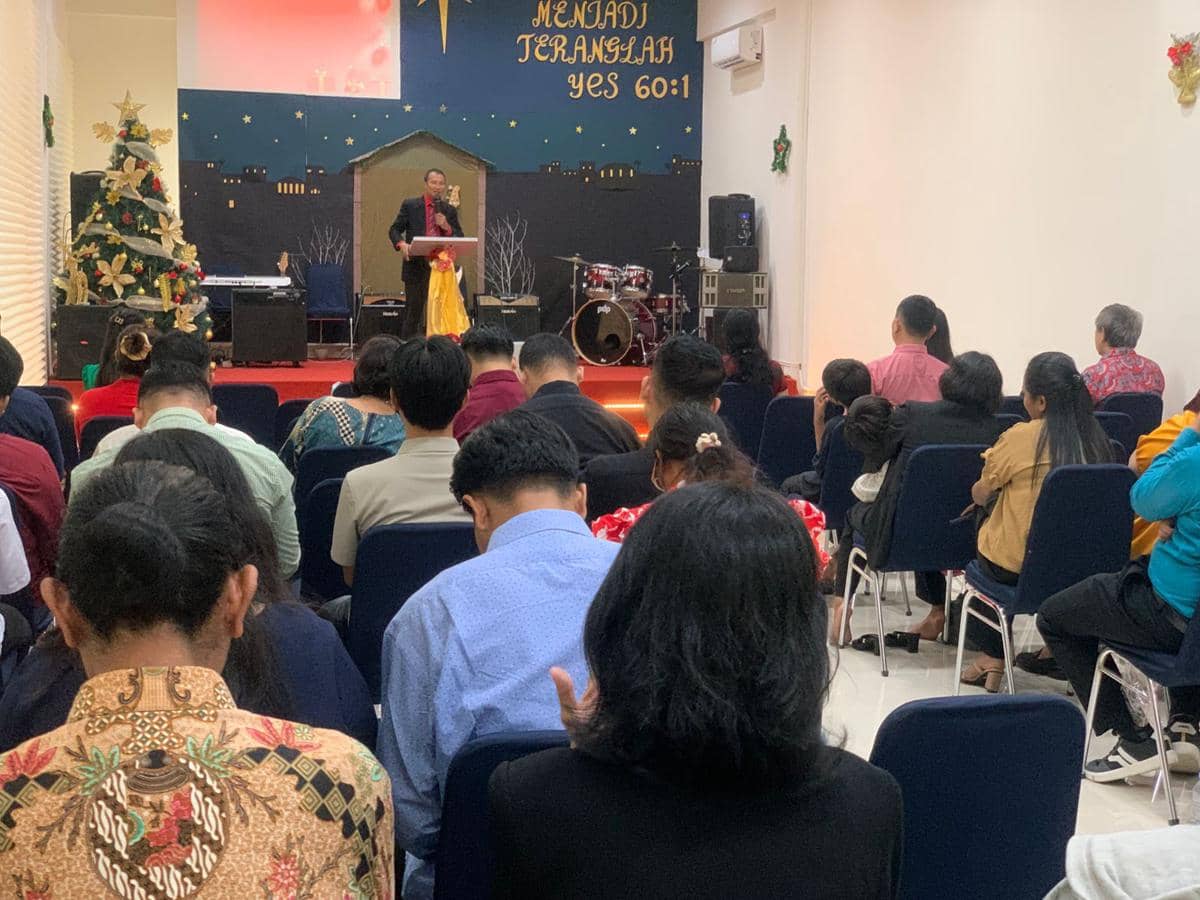 Umat kristiani di Maja rayakan Natal pertama di gedung Gereja Bersama (IDN Times/Muhamad Iqbal)