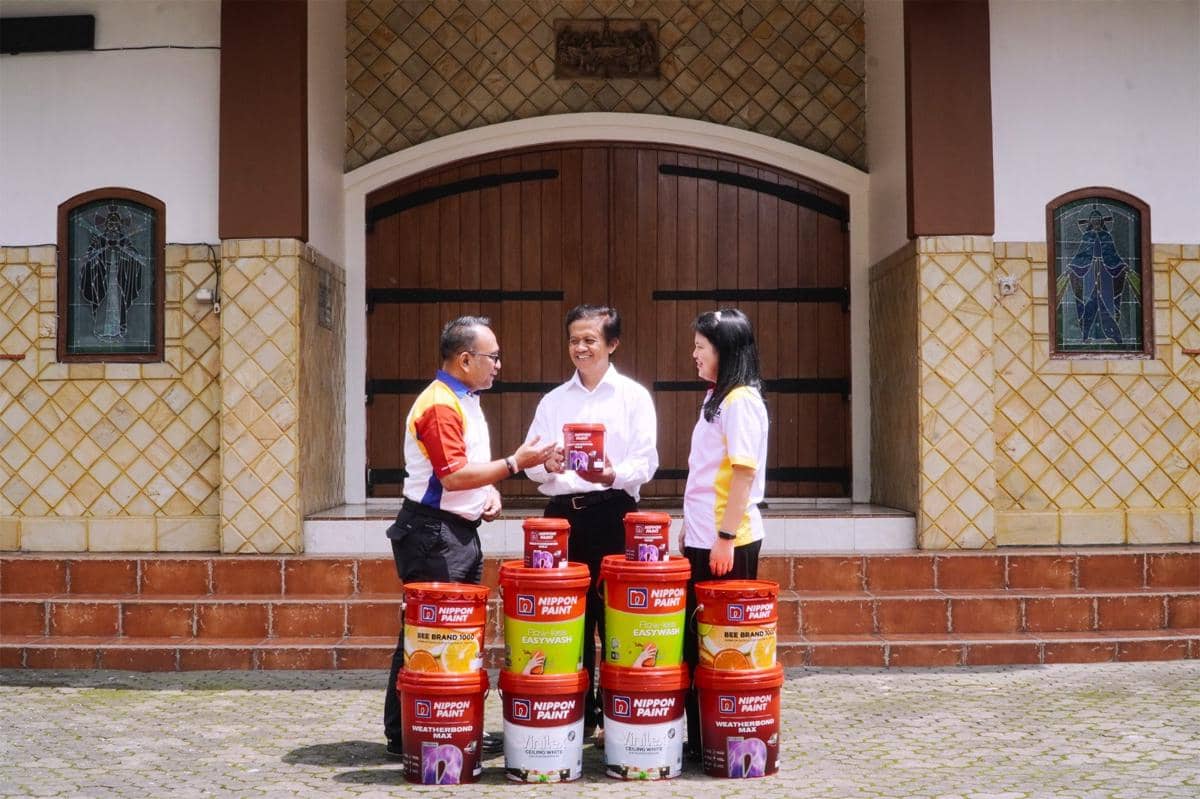 nippon paint, revitalisasi gereja, gereja, produsen cat