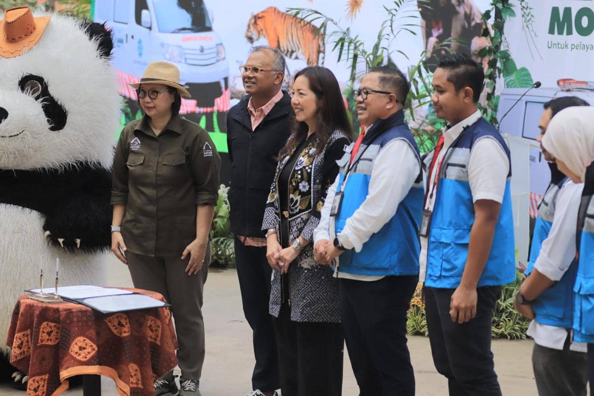 Serah terima ambulans dari PT Jasaraharja kepada TSI Bogor. Dok TSI