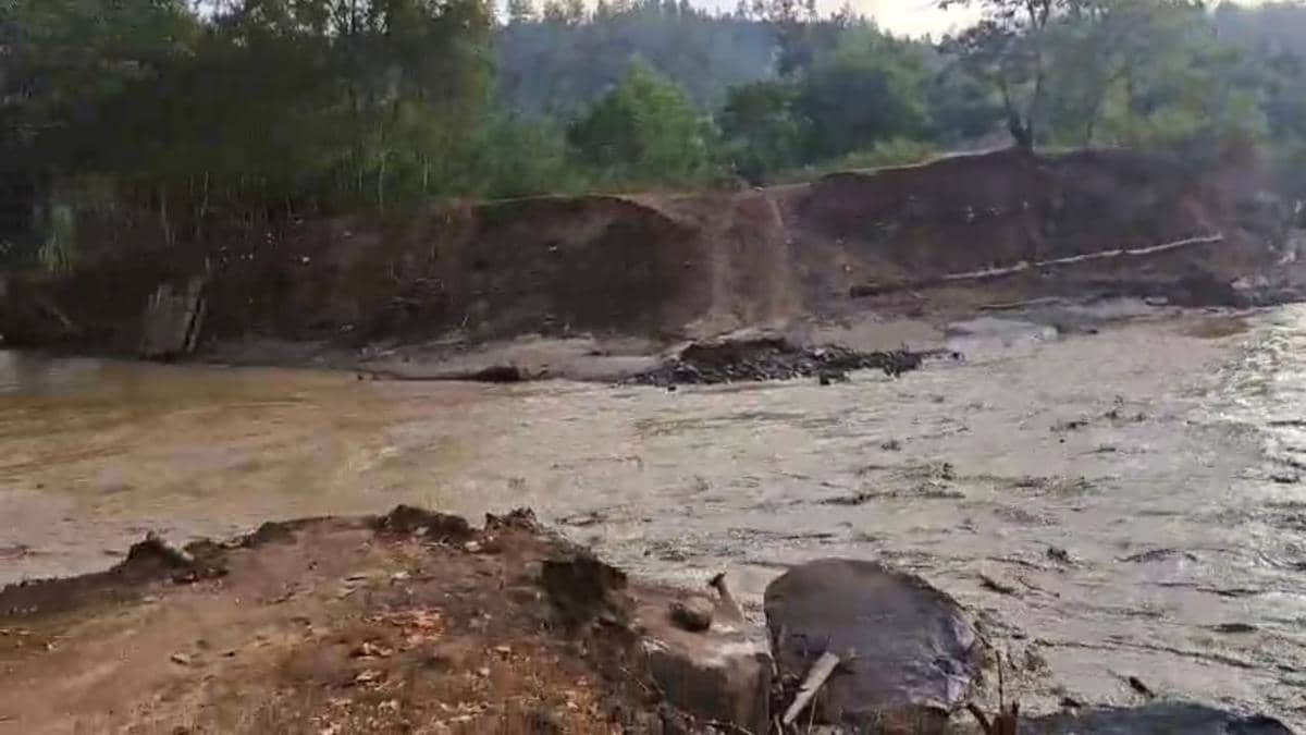 Jembatan darurat di Linge putus diterjang banjir (dok.warga)
