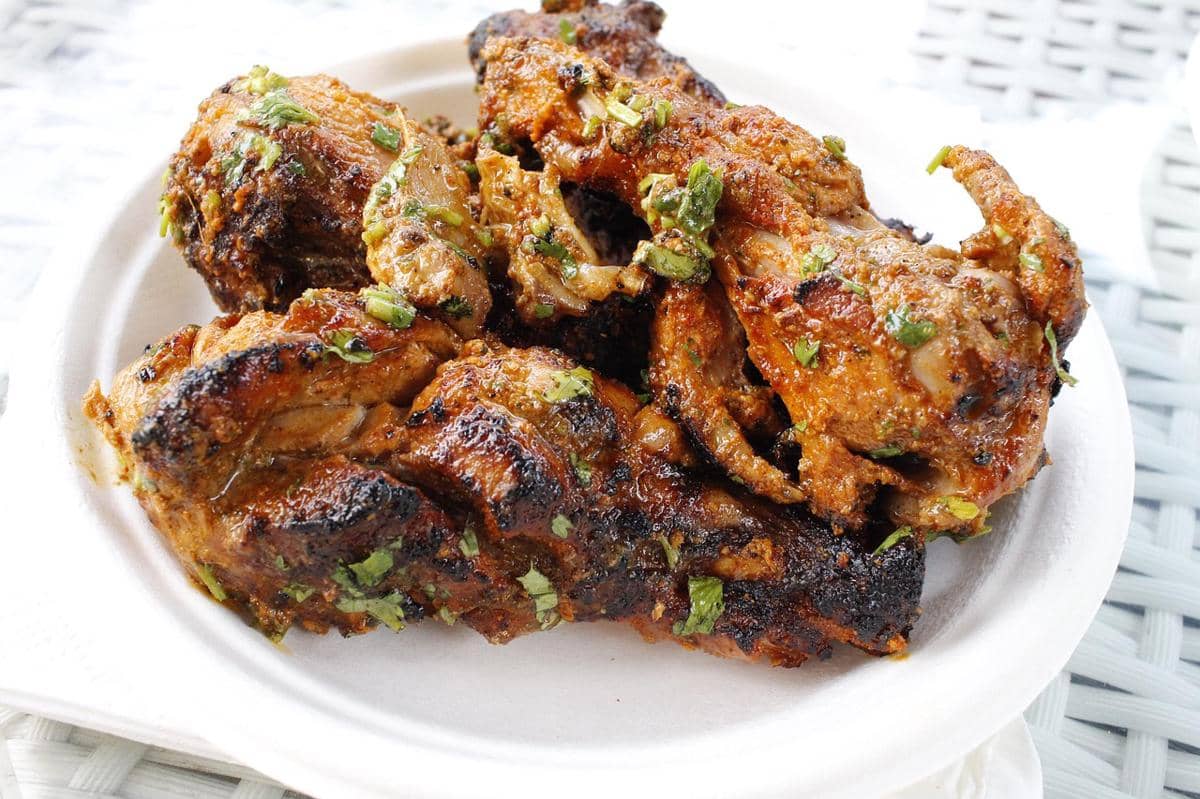 ilustrasi ayam bakar bumbu kuning