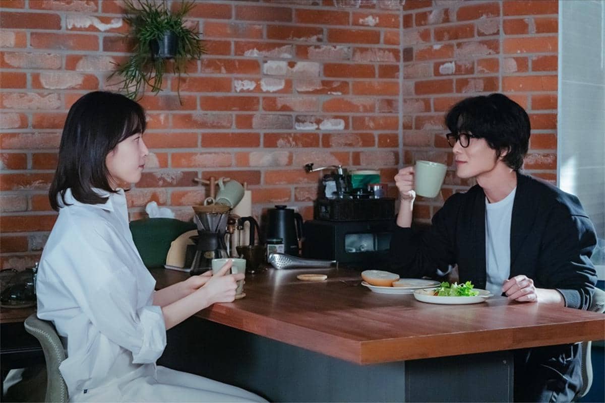 Seo Hyun Jin dan Chang Ryul di drakor Love Me