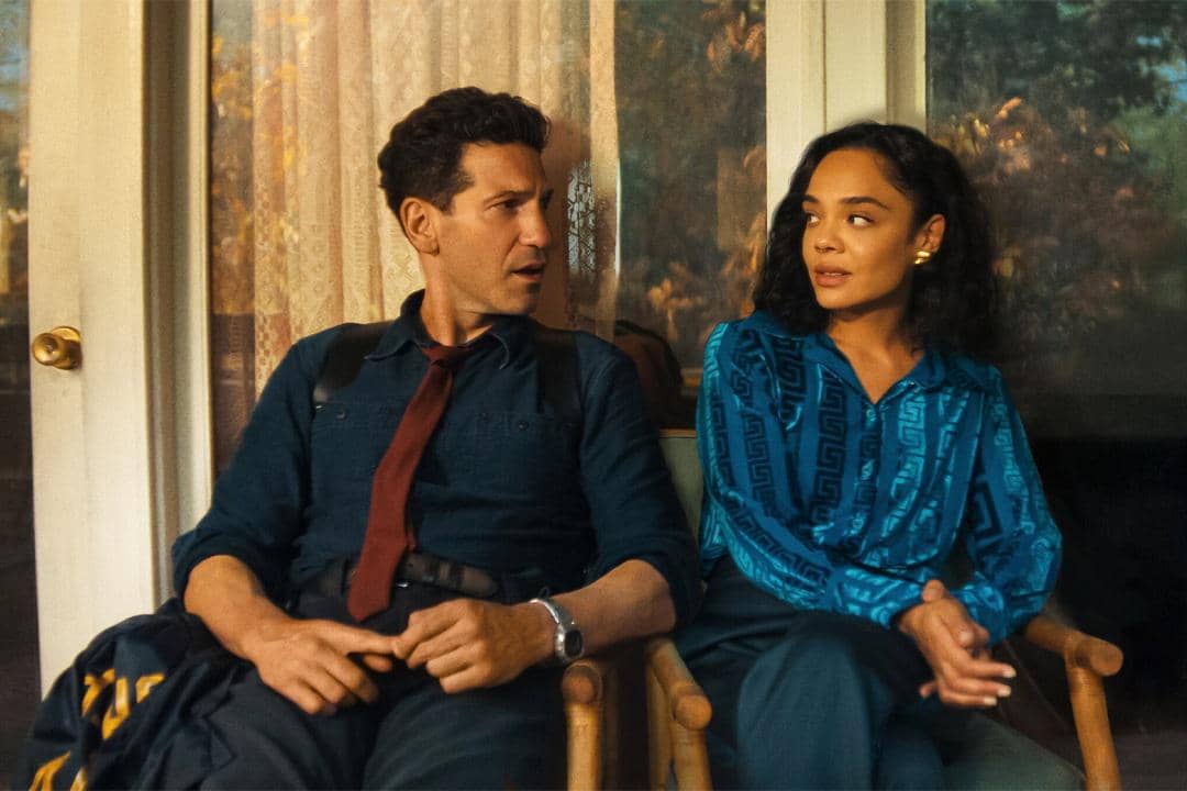 adegan dalam serial His & Hers