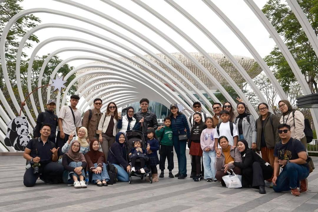 potret Sarah Menzel ikut liburan keluarga Anang-Ashanty