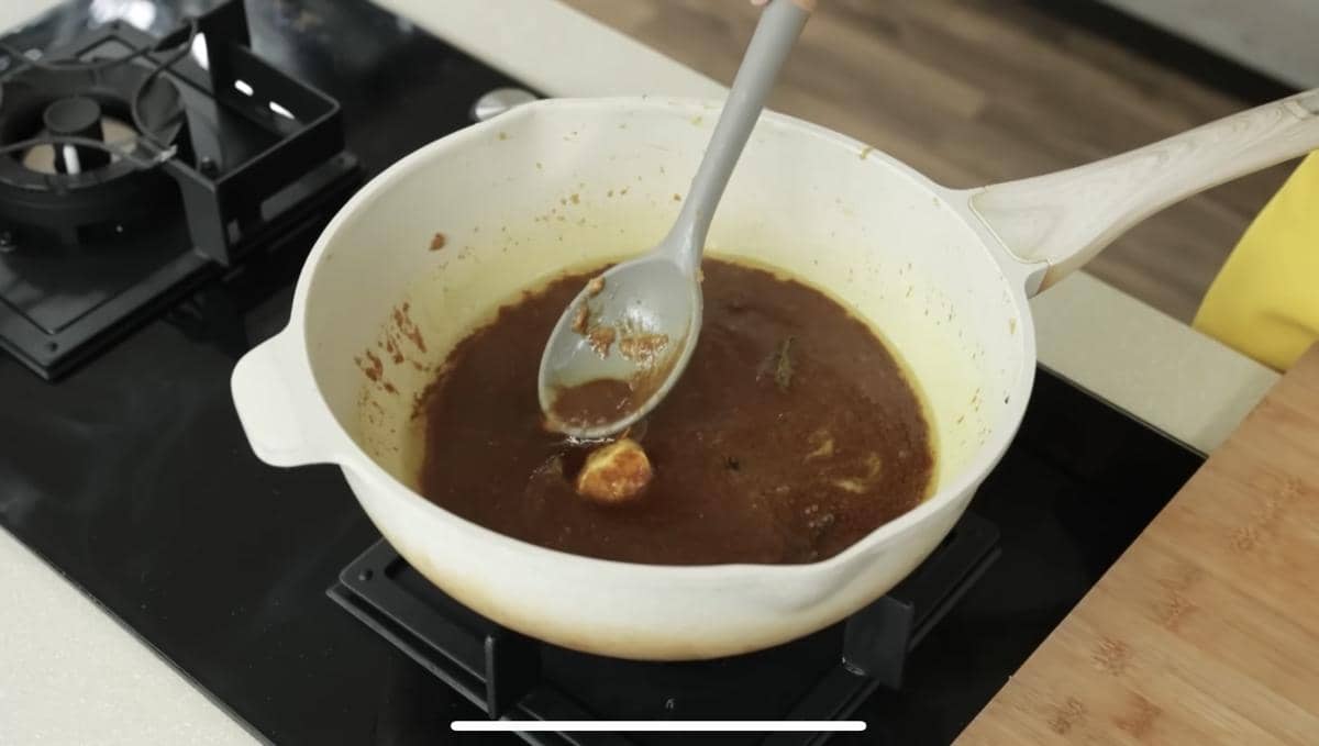 Ilustrasi membuat bumbu bakaran serbaguna