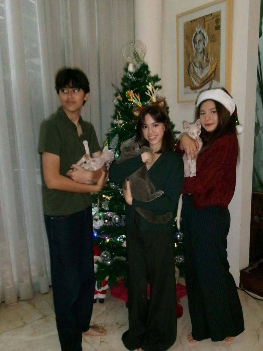 Wulan Guritno rayakan Natal 