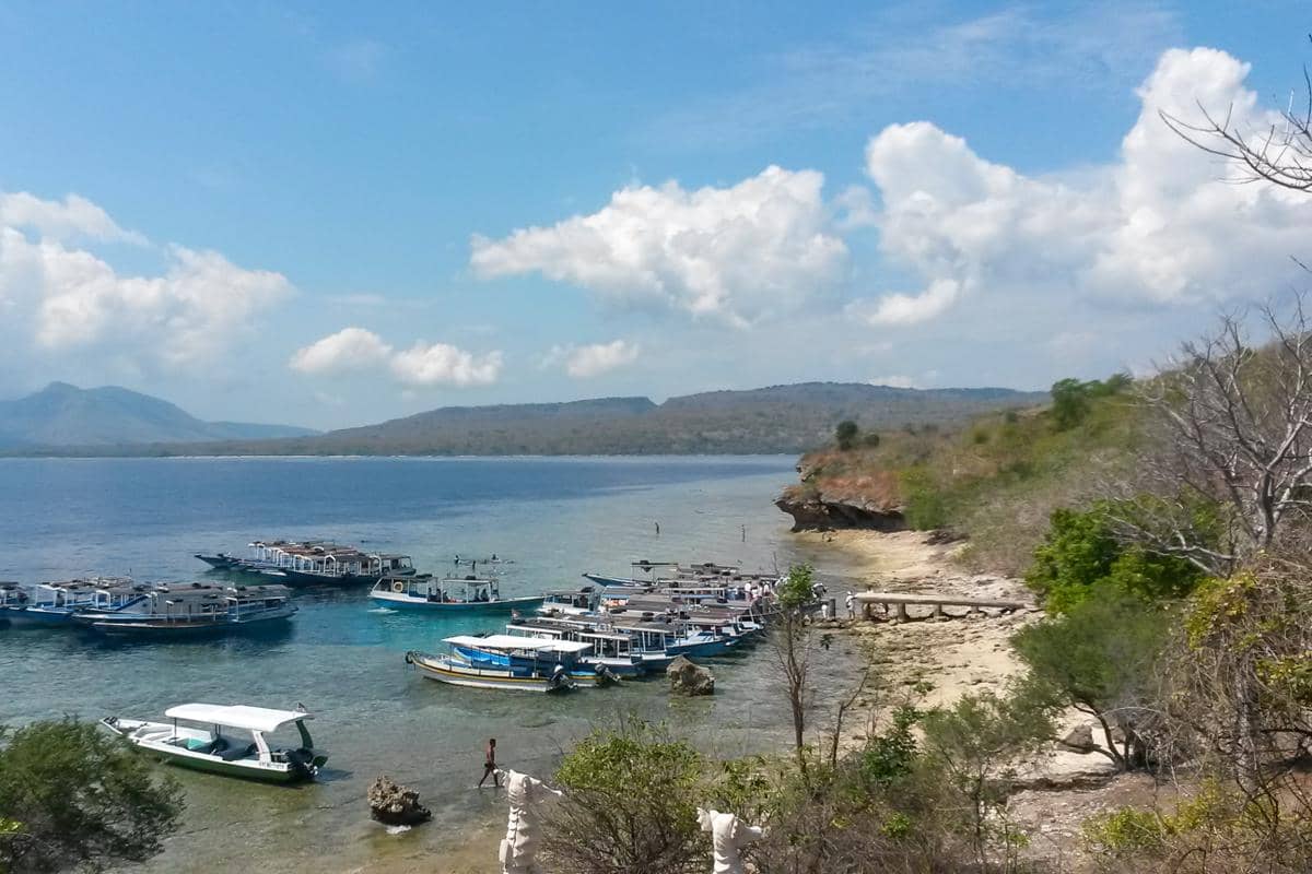 pemandangan di salah satu sisi Pulau Menjangan (dok.pribadi/Natalia Indah)