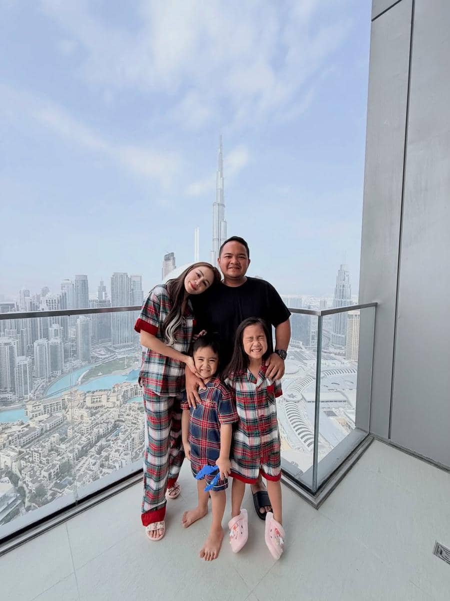 Keluarga Momo eks Geisha liburan natal di Dubai.