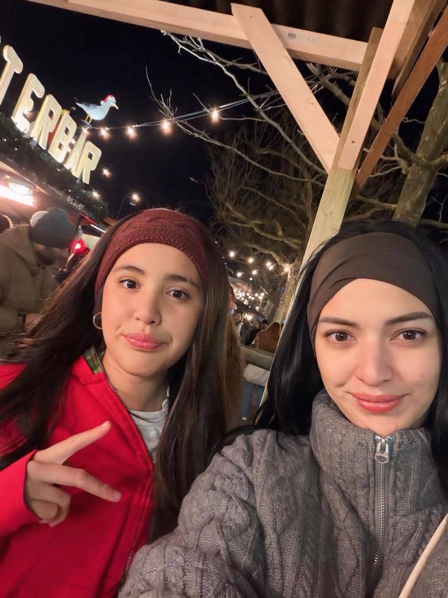 Keluarga Nia Ramadhani liburan di Belanda.