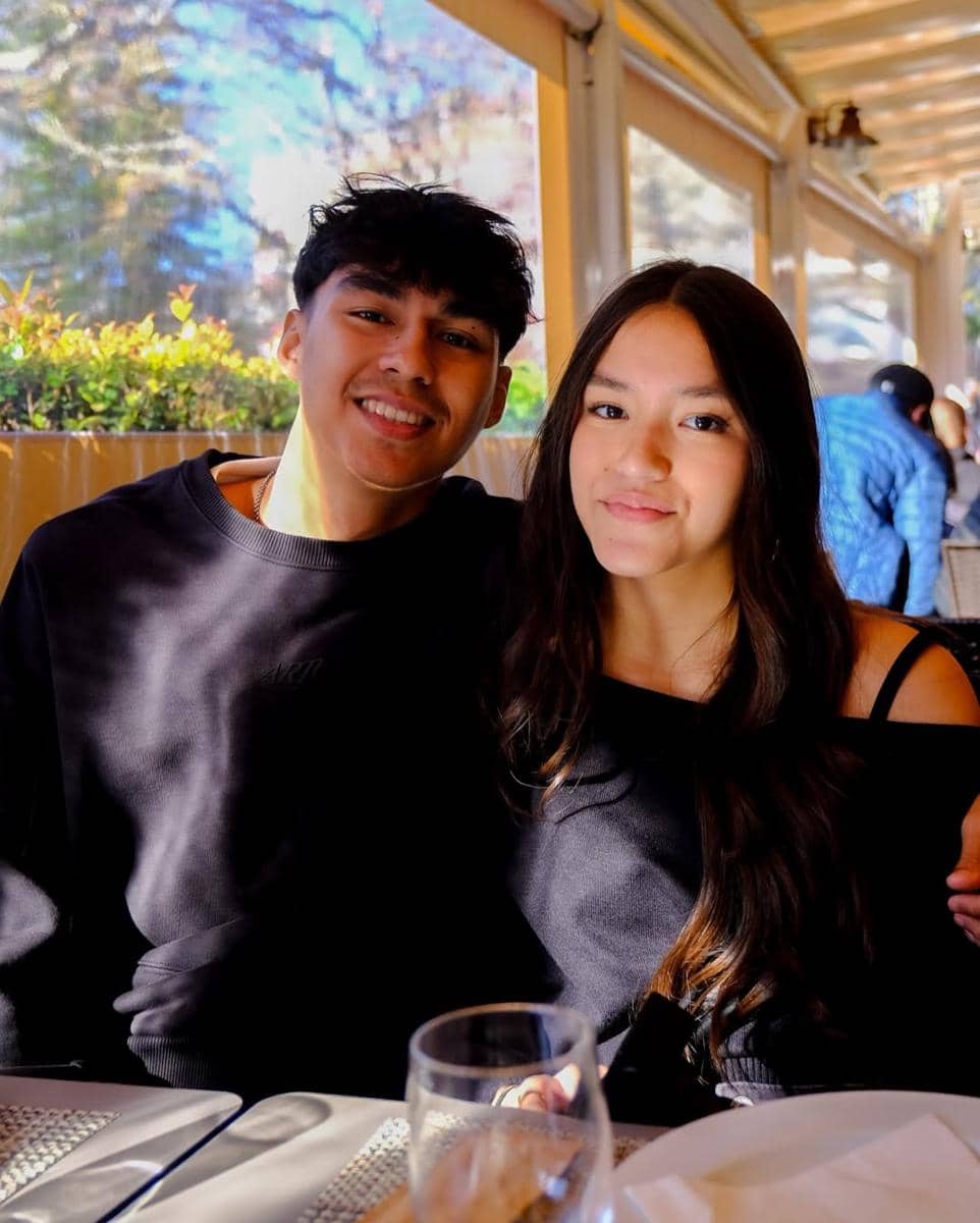 Keluarga Darius Sinathrya ke Kota Cascais