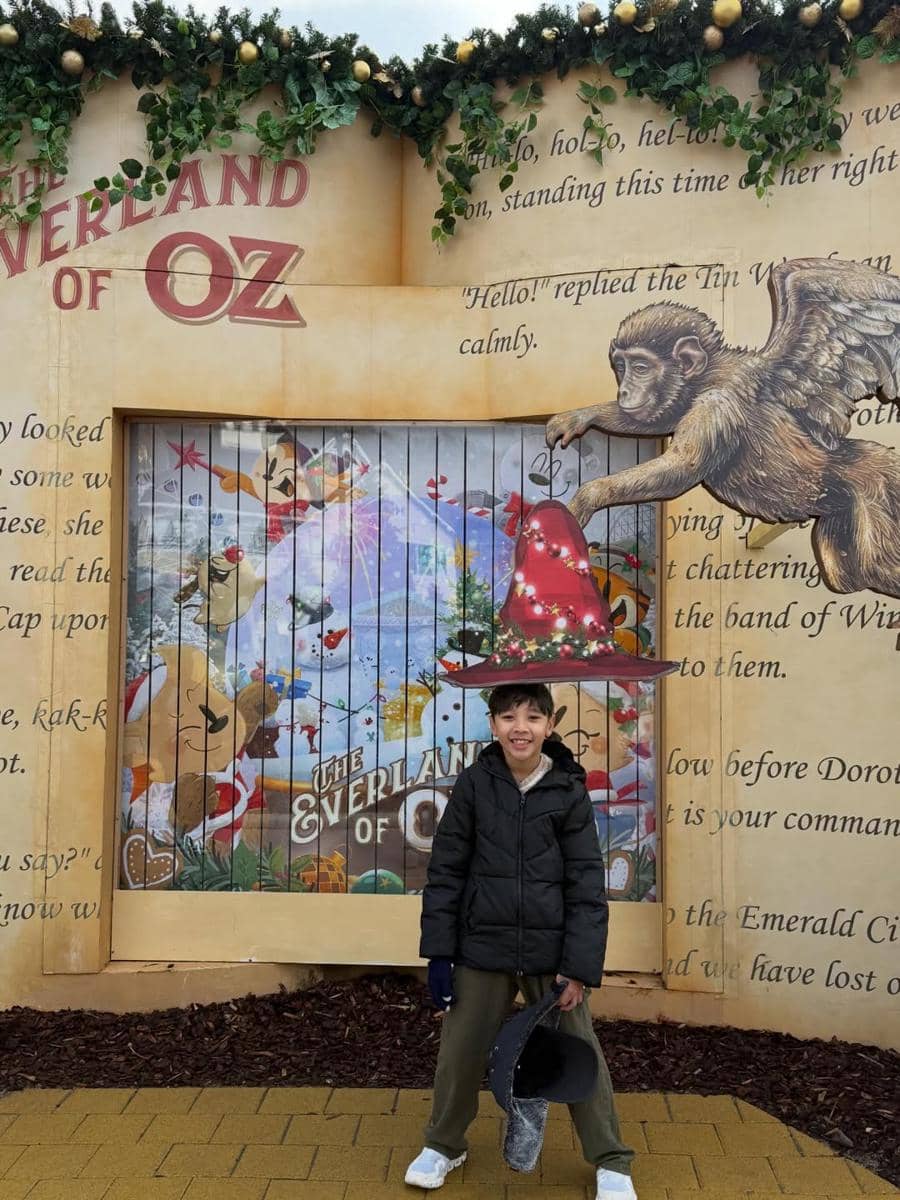 Keluarga Zaskia Adya Mecca ke Everland Theme Park