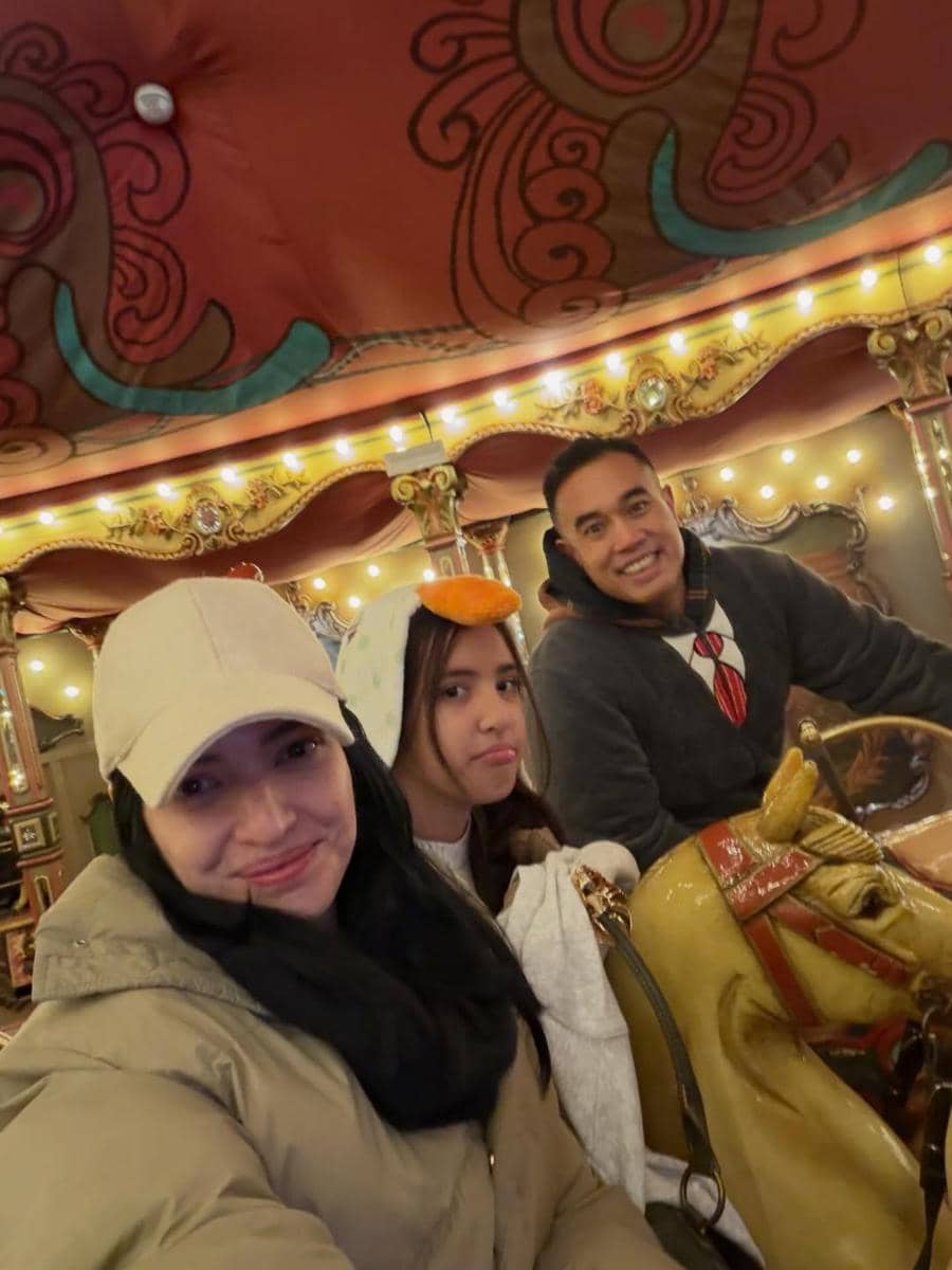 Keluarga Nia Ramadhani liburan di Belanda.