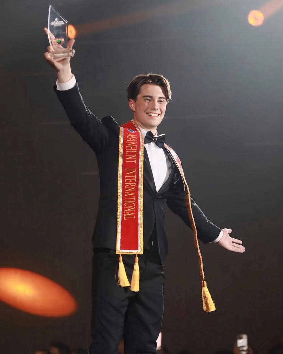 Potret Manhunt International 2025, Adonis Renaud