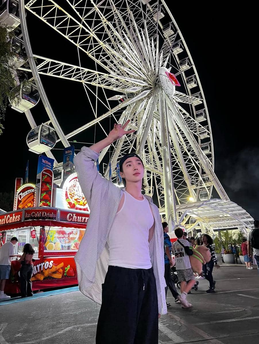 Style ala Penyanyi Park Yuri