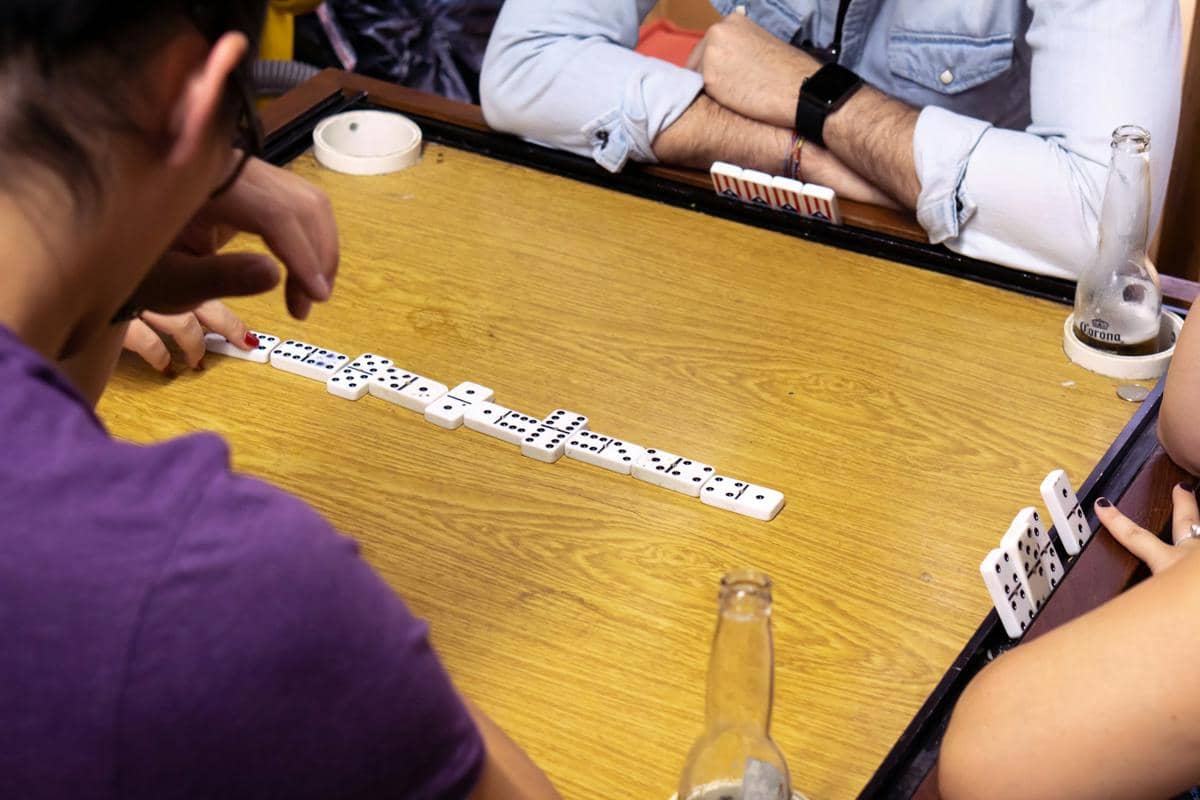 ilustrasi game domino