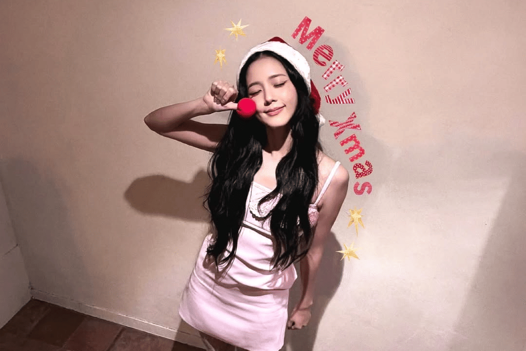 potret Jisoo BLACKPINK yang merayakan Natal 