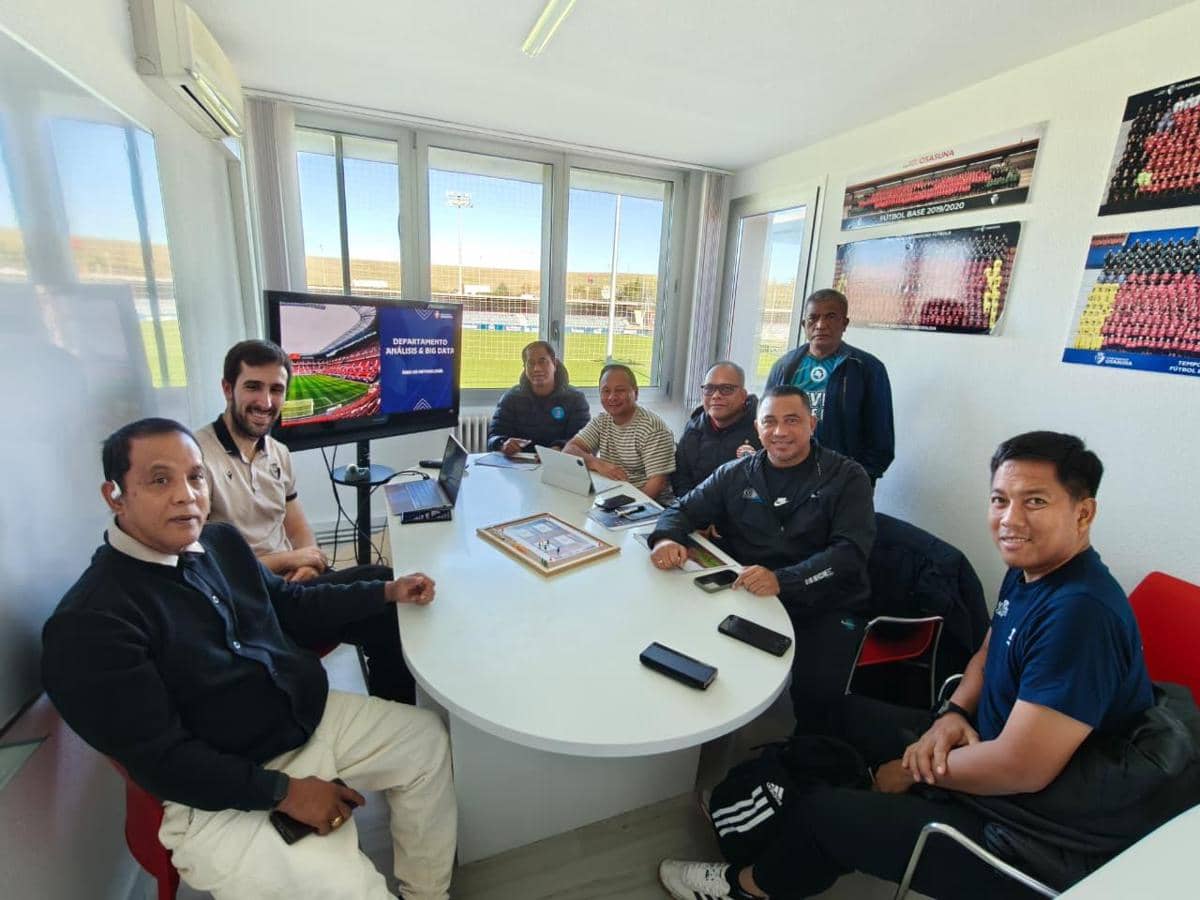 Eks Timnas Indonesia belajar langsung di akademi Osasuna