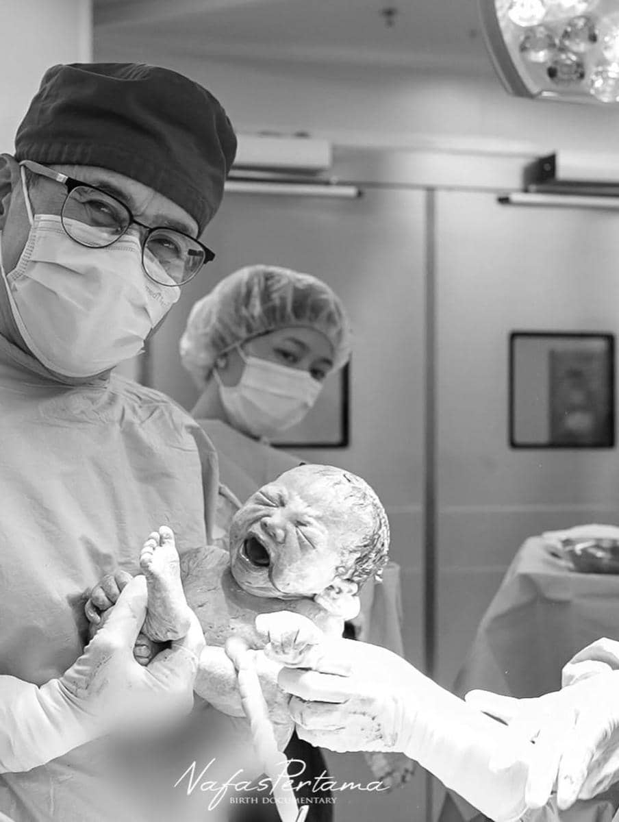 Puput Nastiti Devi, Istri Ahok, Melahirkan Anak Ketiga (instagram.com/basukibtp)