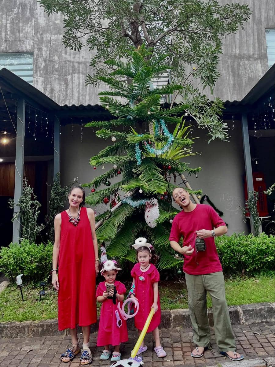 artis beda keyakinan bareng keluarga di Natal 2025