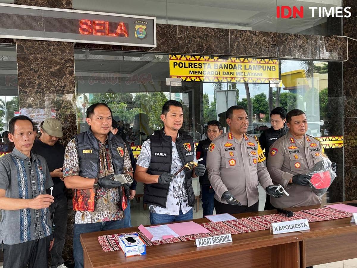 Konferensi pers penangkap pelaku pencuri motor JH oleh personel Polresta Bandar Lampung.